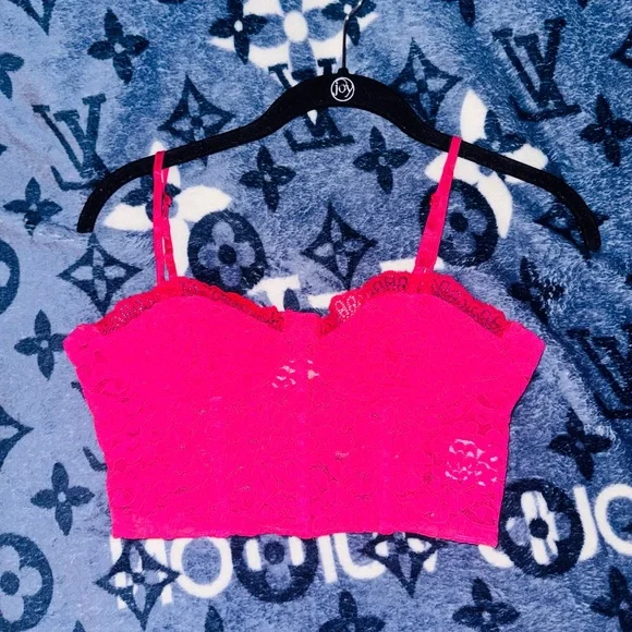 👑 LIKE NEW SIZE SMALL Vibrant Pink Lace Crop Top - Picture 1 of 12